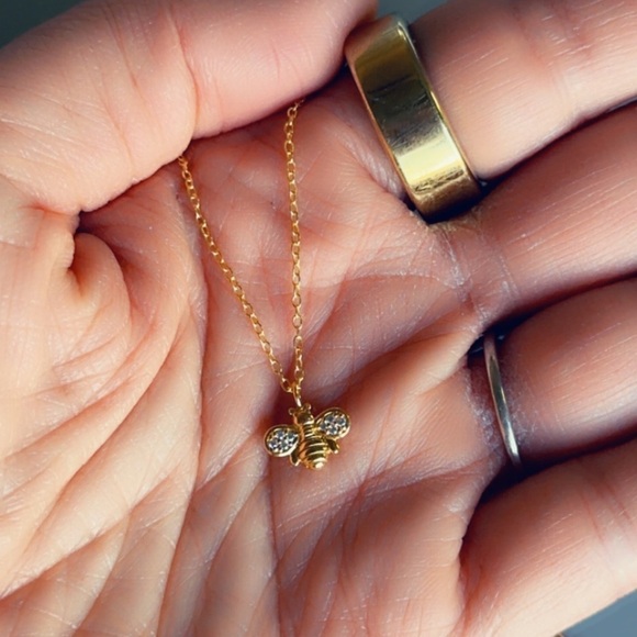 14k Gold Vermeil Dainty Bumble Bee Necklace - Picture 9 of 13